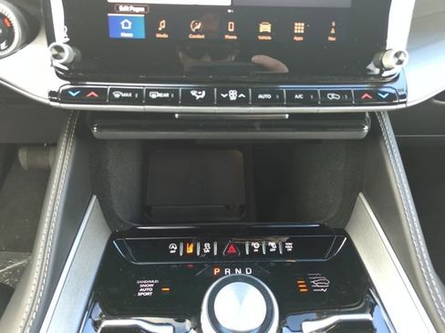 New 2025 Jeep Wagoneer Series II w/ Convenience Group I image 17