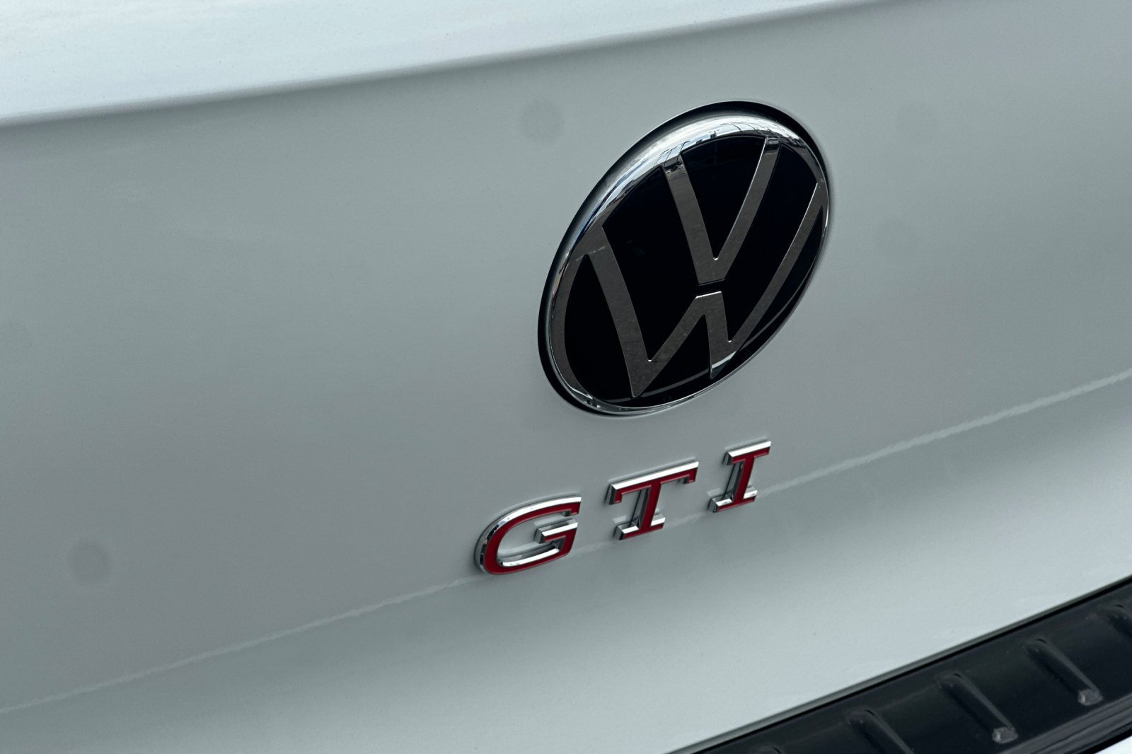 New 2026 Volkswagen GTI SE FWD image 7