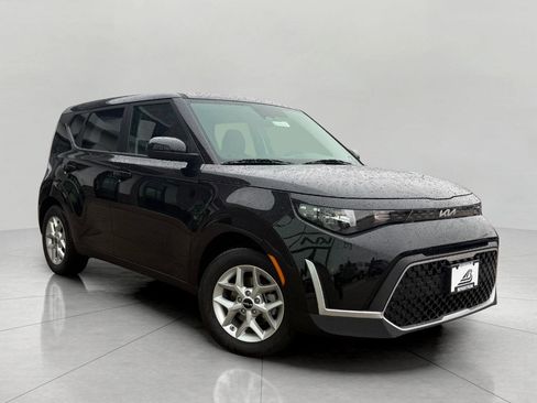Used 2025 Kia Soul LX w/ LX Technology Package image 1