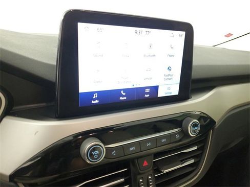 Used 2022 Ford Escape SE w/ SE Sport Appearance Package image 28