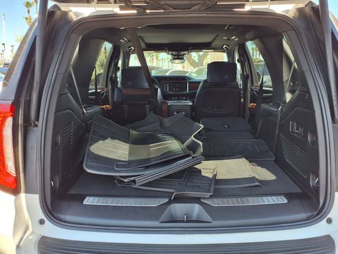 Used 2024 GMC Yukon Denali Ultimate AWD/4WD image 7