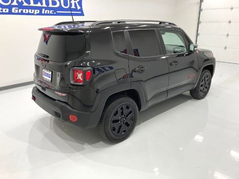 Used 2018 Jeep Renegade Trailhawk image 14