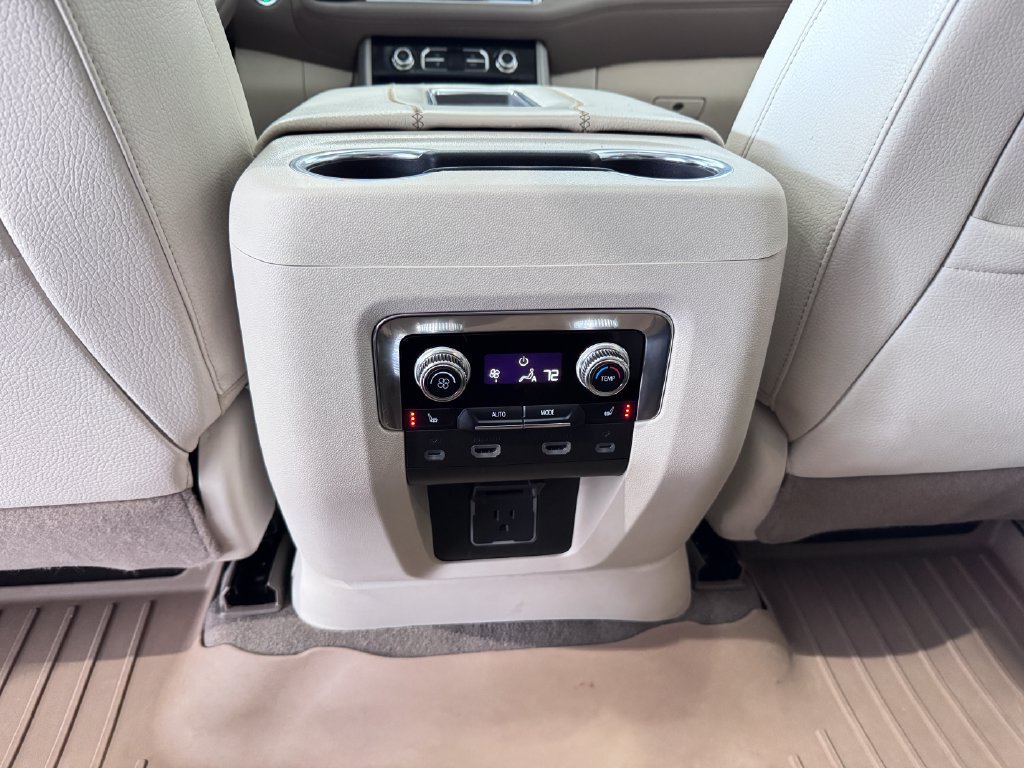 Certified 2023 GMC Yukon XL Denali w/ Denali Reserve Package AWD/4WD image 32