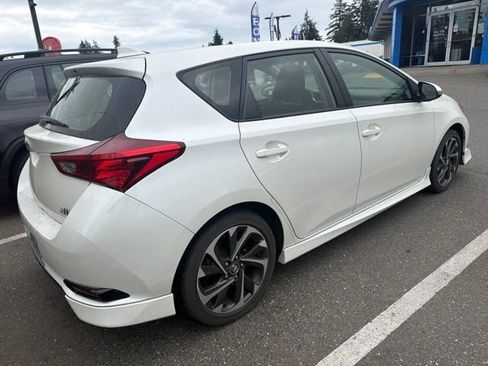 Used 2018 Toyota Corolla iM FWD image 3