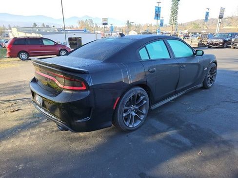 Used 2020 Dodge Charger Scat Pack image 3