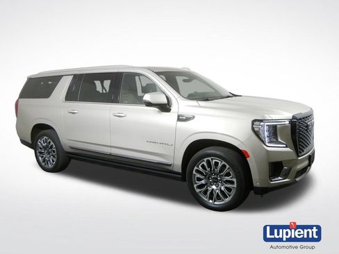 Used 2023 GMC Yukon XL Denali Ultimate AWD/4WD image 1