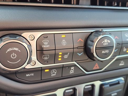 New 2025 Jeep Wrangler Rubicon image 23