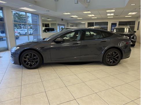 Used 2021 Tesla Model S Plaid image 8