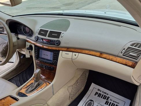 Used 2005 Mercedes-Benz E 500 Sedan image 52