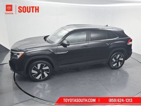 Used 2024 Volkswagen Atlas Cross Sport SE FWD image 55