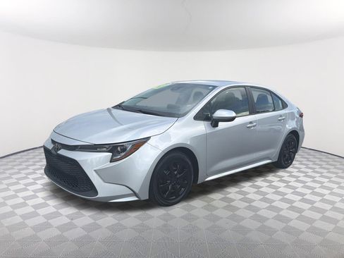 Used 2021 Toyota Corolla LE FWD image 3