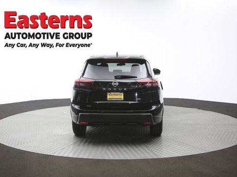 Used 2024 Nissan Rogue S image 39