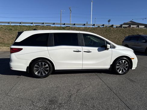 Certified 2024 Honda Odyssey EX-L image 11
