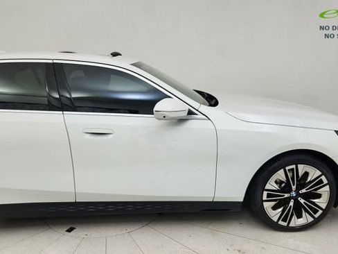 Used 2025 BMW 530i RWD image 8