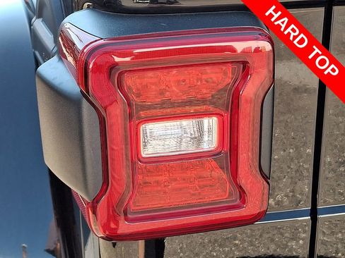 Used 2023 Jeep Wrangler Unlimited Sahara AWD/4WD image 8