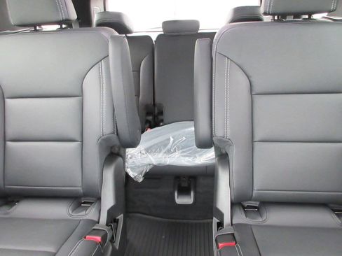 New 2026 Chevrolet Traverse LT w/ Sun and Wheel Package image 18