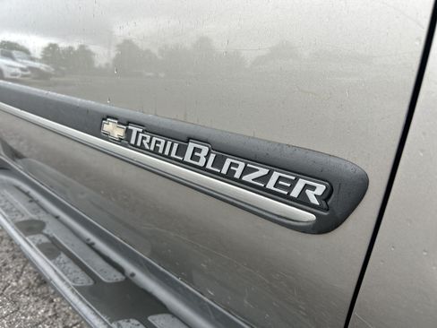 Used 2002 Chevrolet TrailBlazer LT w/ Driver Convenience Pkg AWD/4WD image 25