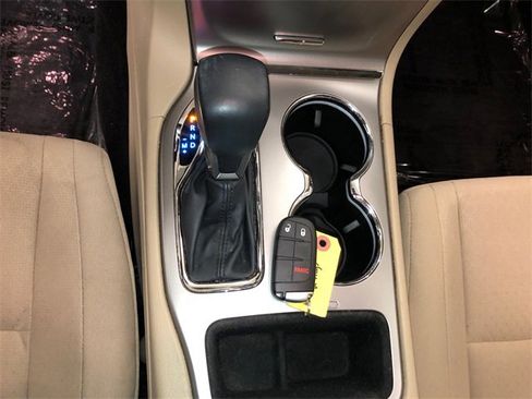 Used 2018 Jeep Grand Cherokee Laredo image 21