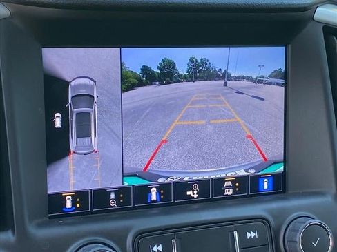 Used 2023 GMC Terrain SLT w/ Infotainment Package II FWD image 18