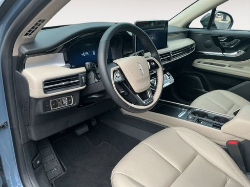 Used 2026 Lincoln Corsair Premiere FWD image 10