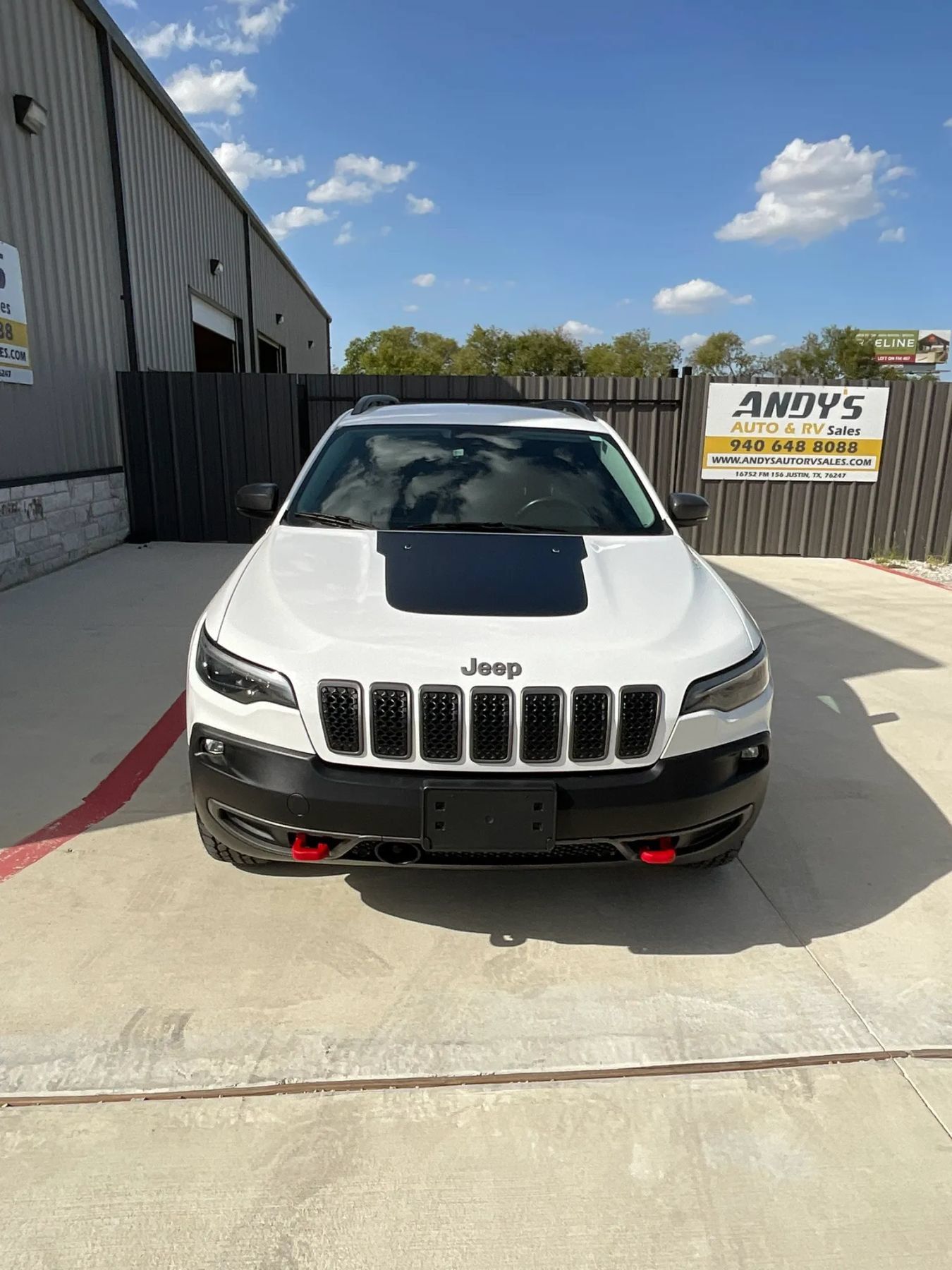 Used 2021 Jeep Cherokee Trailhawk w/ Trailer Tow Group AWD/4WD image 2