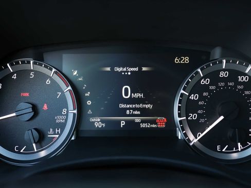 Certified 2025 Toyota Highlander XLE image 28