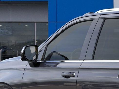 New 2026 Chevrolet Suburban Premier image 12