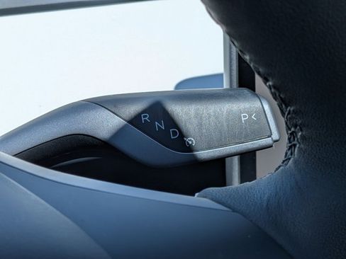 Used 2023 Tesla Model 3 Standard Range RWD image 11