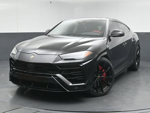 Used 2021 Lamborghini Urus image 3
