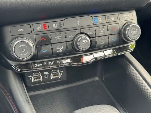 Used 2024 Dodge Durango GT image 21