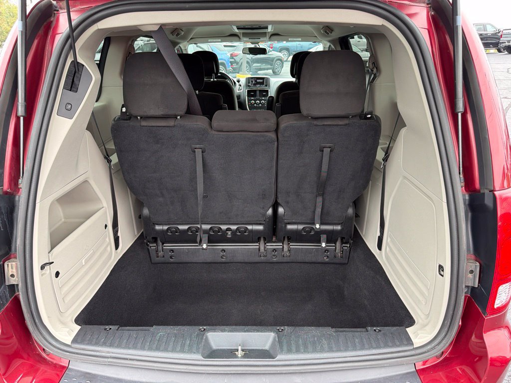 Used 2015 Dodge Grand Caravan SXT w/ UConnect Hands-Free Group FWD image 9