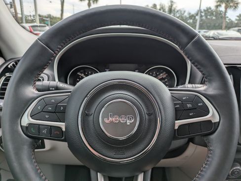 Used 2018 Jeep Compass Limited w/ Navigation Group FWD image 29