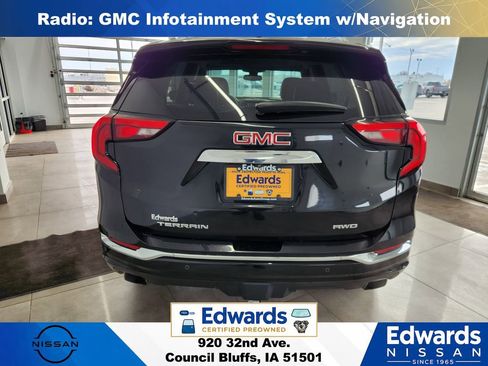 Used 2020 GMC Terrain Denali w/ Denali Premium Package AWD/4WD image 8