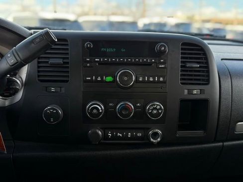 Used 2013 Chevrolet Silverado 2500 LT w/ Convenience Package image 16