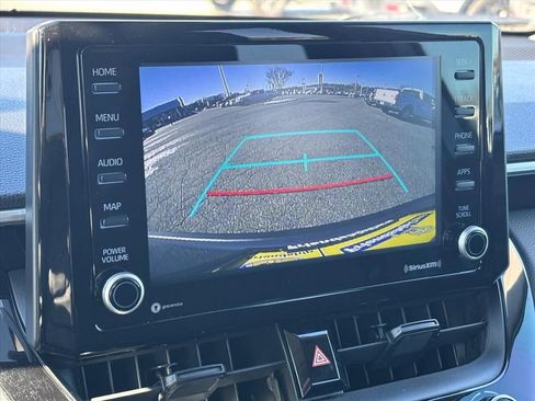 Used 2022 Toyota Corolla Cross LE w/ Moonroof Package image 5