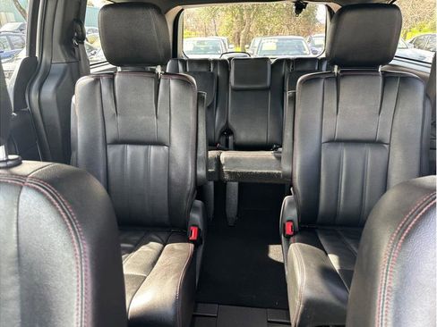 Used 2019 Dodge Grand Caravan GT image 22