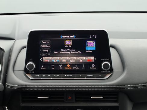 Used 2025 Nissan Rogue SV FWD image 13