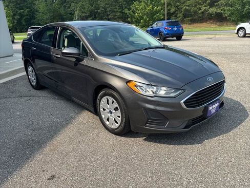 Used 2020 Ford Fusion S FWD image 3