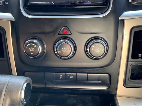 Used 2013 RAM 1500 Big Horn RWD image 31