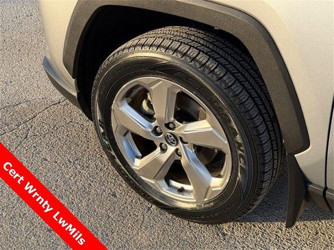 Used 2020 Toyota RAV4 Limited image 10
