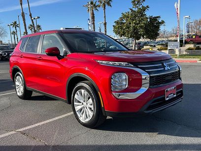 New 2026 Mitsubishi Outlander ES