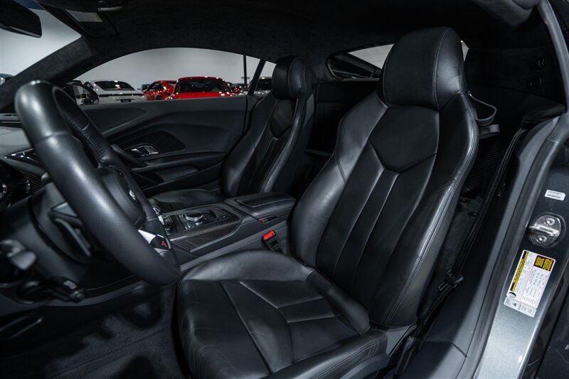 Used 2018 Audi R8 V10 RWD image 20