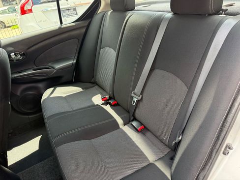 Used 2015 Nissan Versa SV FWD image 7