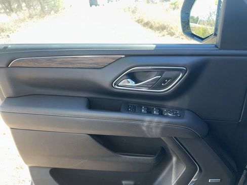 Used 2023 Chevrolet Suburban Premier w/ Advanced Technology Package image 25