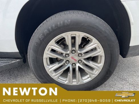 Used 2023 GMC Yukon XL SLT AWD/4WD image 19