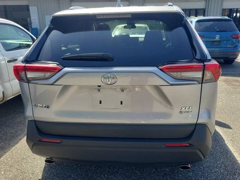 Used 2025 Toyota RAV4 XLE AWD/4WD image 5
