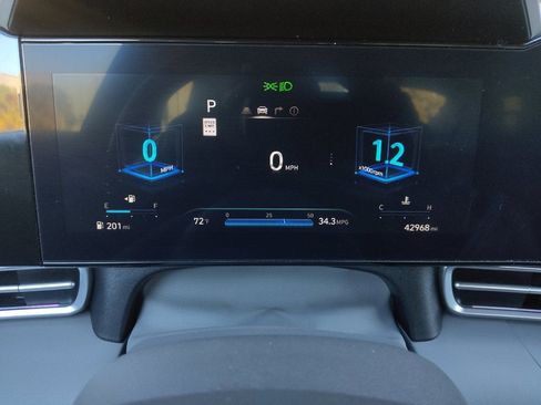 Used 2024 Hyundai Elantra SEL image 23