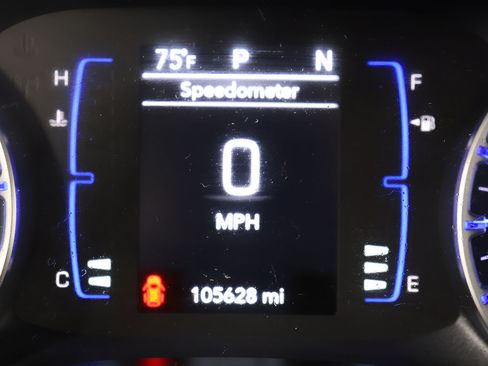 Used 2018 Chrysler Pacifica Touring-L FWD image 15