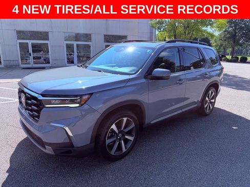 Used 2025 Honda Pilot Touring image 3