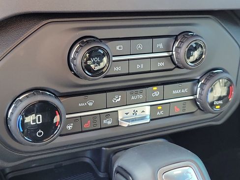 New 2025 Ford Bronco Outer Banks image 27